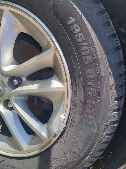 Jante hyundai cu cauciucuri 195 65 R15 all season DOT 2025