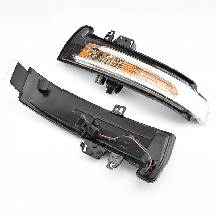 Semnalizări Dinamice oglinzi cu  LED Mercedes - A, B, C, E, CLA, GLA