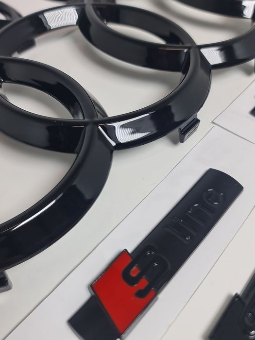 Emblema-Logo-Sigla-Cercuri-Inele-Audi-Negre-Black-Sline-Quattro-A4-5-6