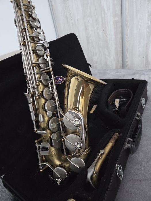 Vand Saxofon B&S  MARKNEUKIRCHEN-KLINGENTHAL  în stare bună