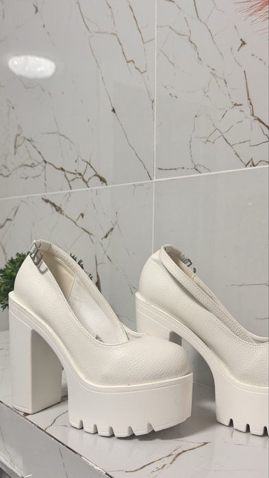 Белые туфли на платформе размер 36