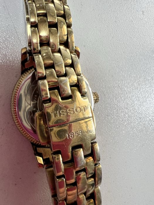 Продам часы Tissot