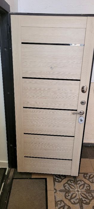 Двери наружные..