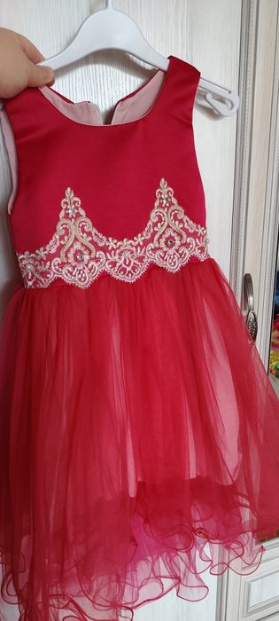 Платье праздничное