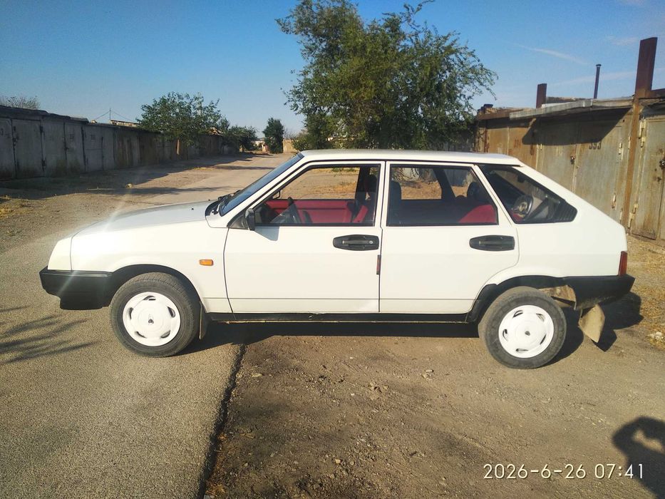 Автомобиль ваз 2109