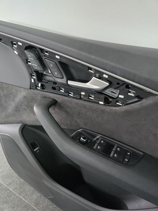 Vând ornamente/trimuri audi q7 4m și fete portiera piele alcantara