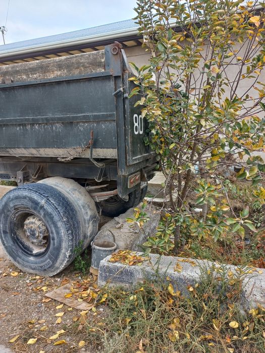 Прицеп сотилади .