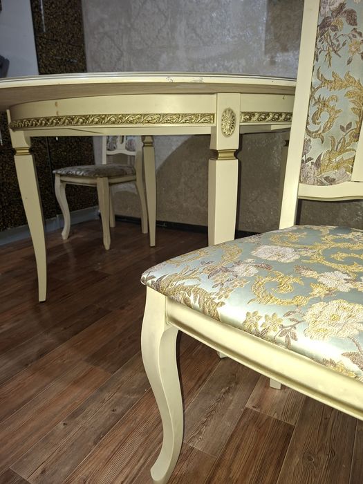 Продам стол со стульями