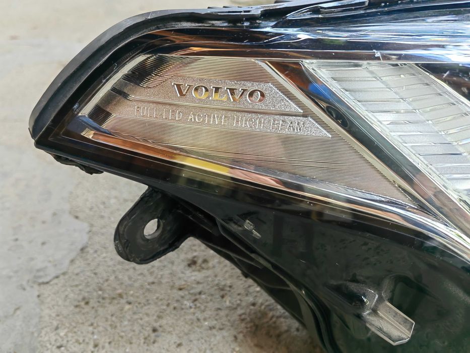 Фар Volvo XC90 LED десен / Фар Волво ХЦ90 LED Оригинален