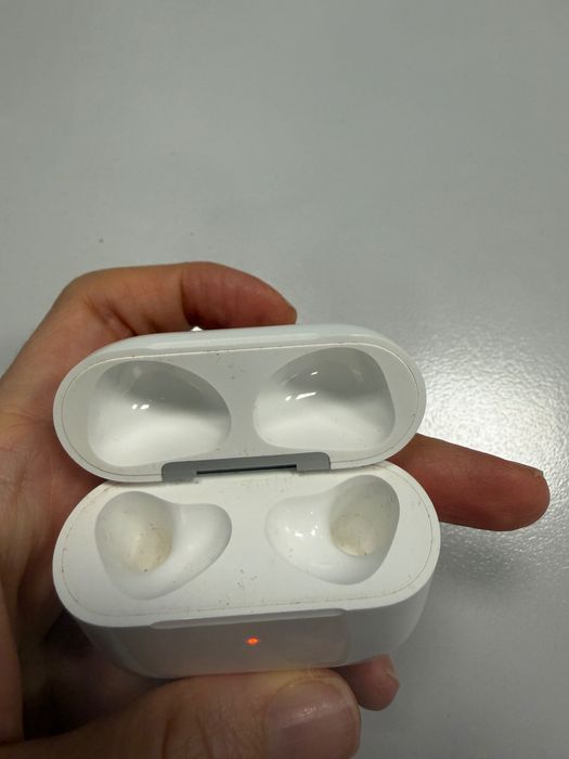 AirPods  Кейс Pro 3 без наушников
