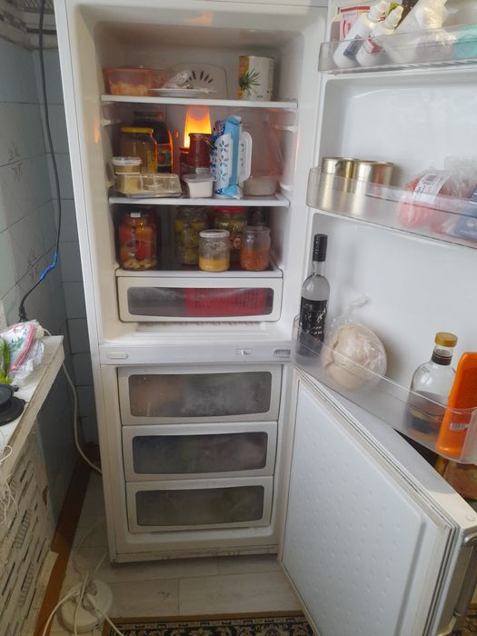 Продаётся холодильник LG