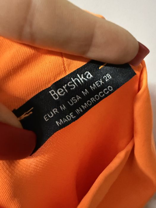 Неоново боди на Bershka