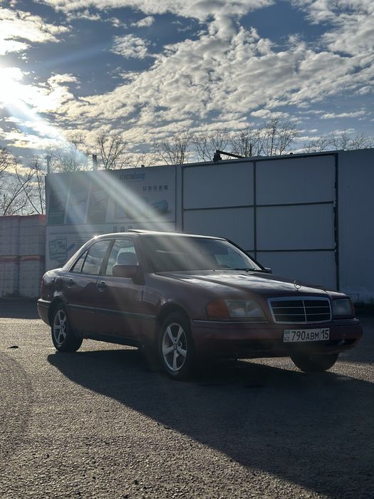 Mercedes c180 w202 95 год