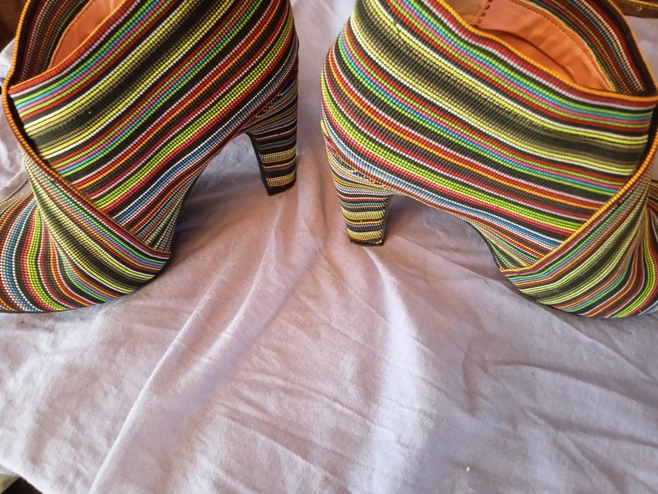 Дамски обувки с ток