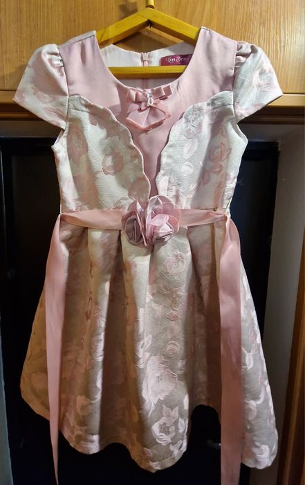 Платье на 6-8 лет