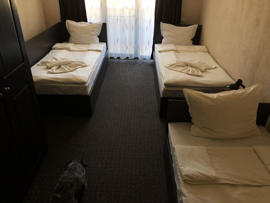 Хотел с ресторант и магазин за сувенири