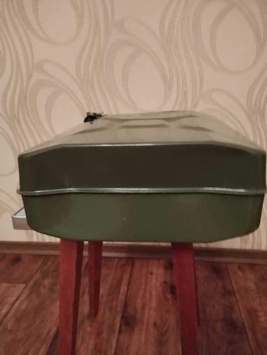 Металлическая канистра