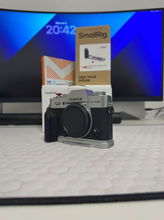 Body FujiFilm X-T30 III Silver | Garantie 2 ani F64 | Aparat Foto Mirrorless 26MP Video 4K 6K Open Gate |