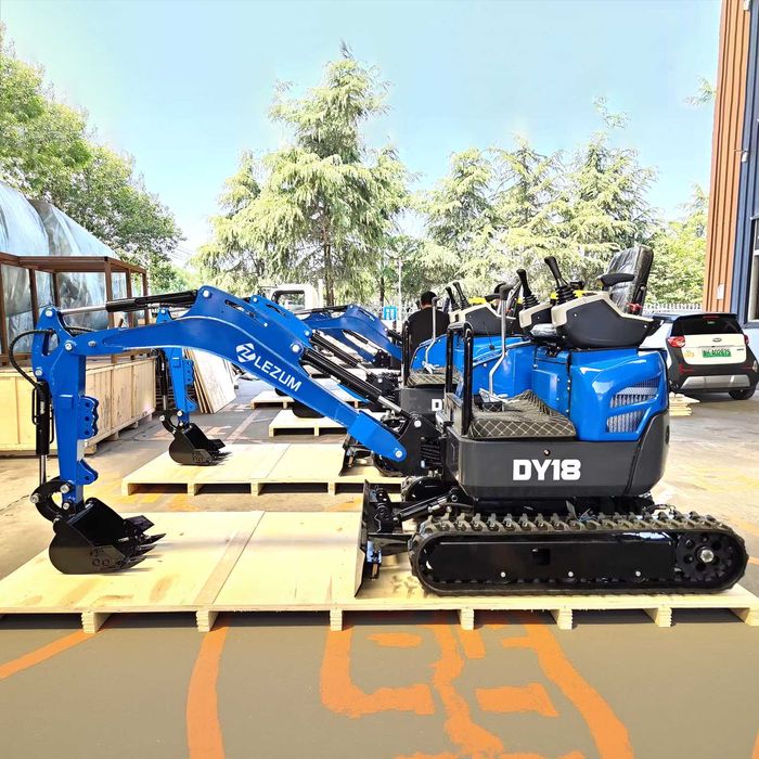 LEZUM DY18 Китайски мини багер, чисто нов, на намалена цена.