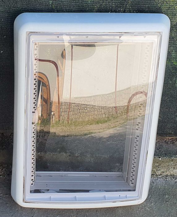 Dometic Midi Heki 50x70,  trapa cu manivela    , import Germania