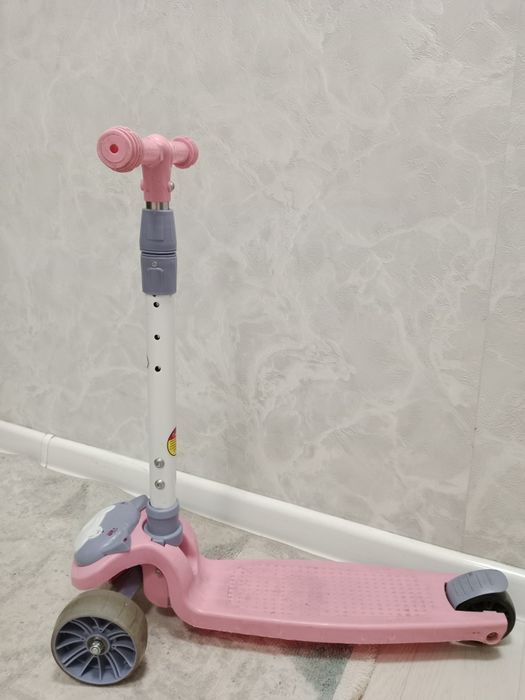 Самокат детский, целый, рабочий