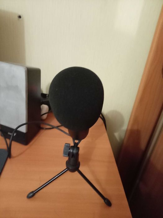 ПРОДАЮ МИКРОФОН ,  микрофон fifne k670