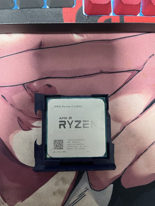 Продам процессор Ryzen 5 2400g