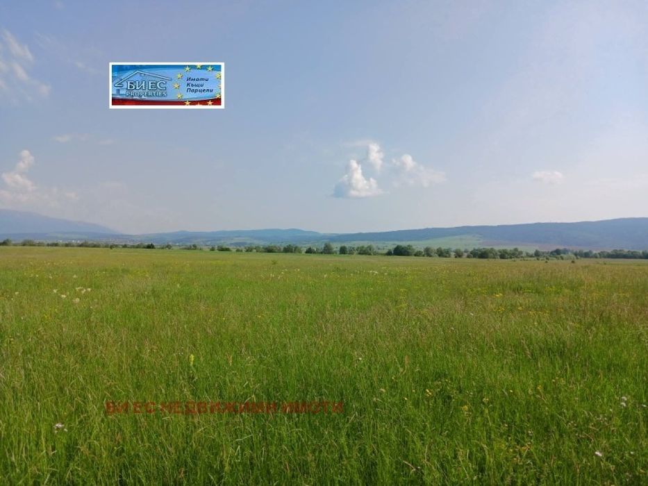 Продава парцел  в с. Белчин 2000 м²