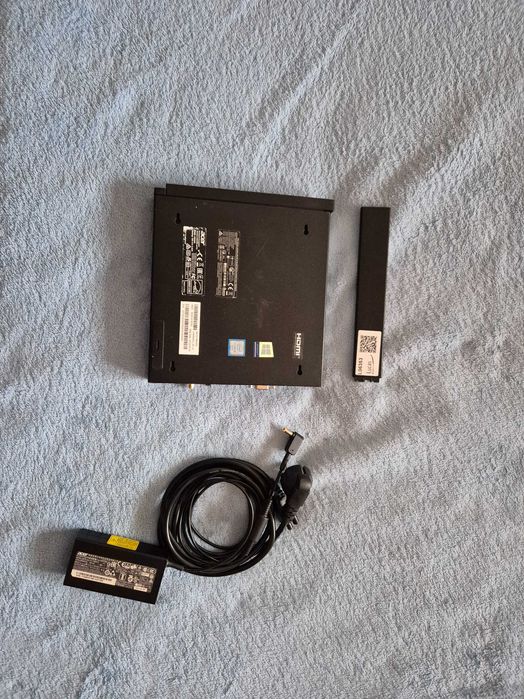 Vând  mini PC Acer Veriton N4640G, V2, Intel Core i5, 8 GB DDR 4, SSD 256 GB.