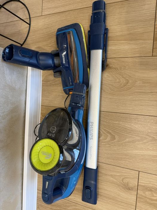 Безжична/вертикална прахосмукачка Philips Power Cyclone 7 - 21,6v