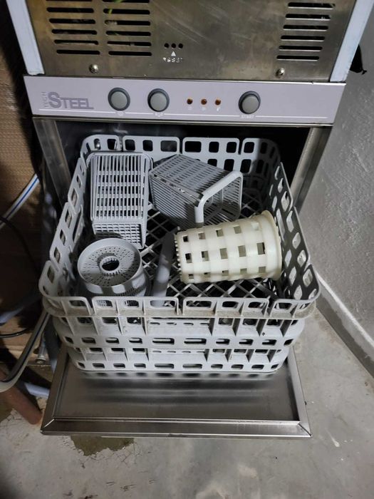 Masina de spalat pahare colged steel tech