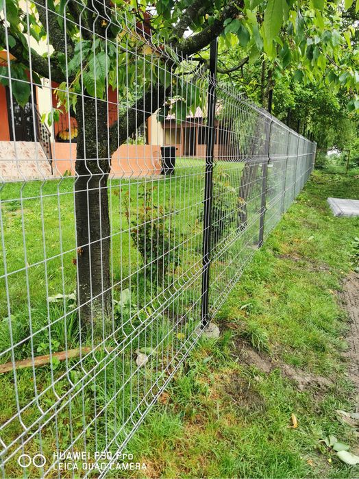 Realizam garduri din plasa bordurata