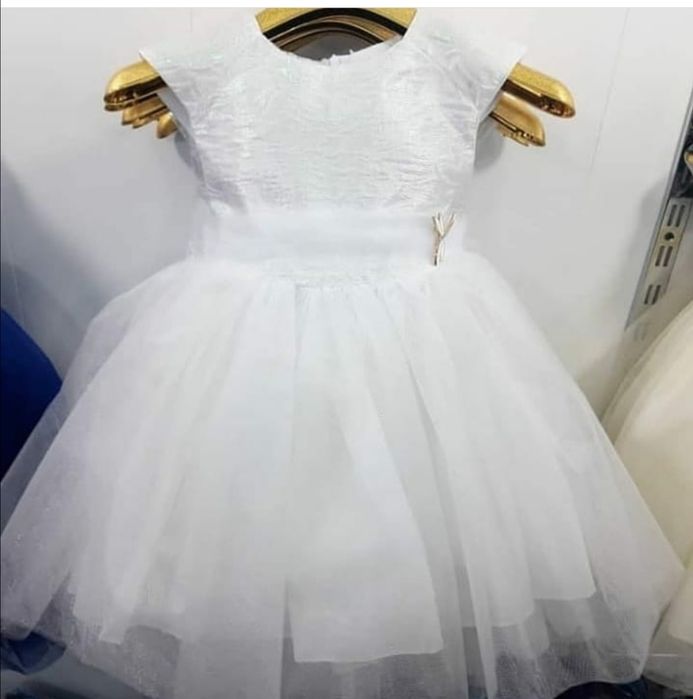 Продам новые платья для девочки