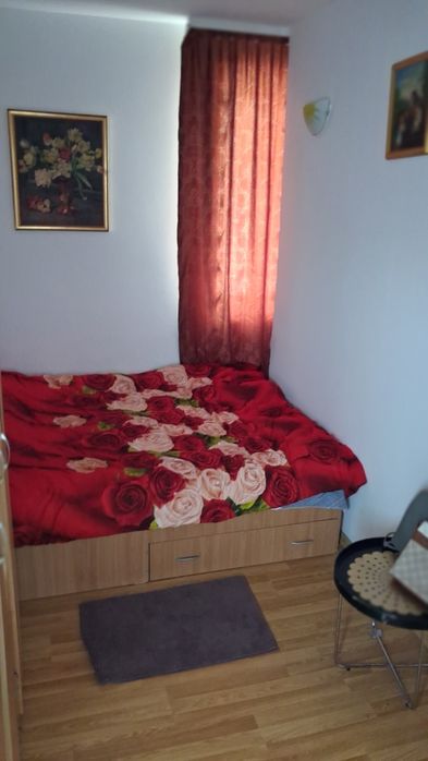 Vand apartament 2 cam semi decom.Casa de Cultura lângă biserica Constantin si Elena