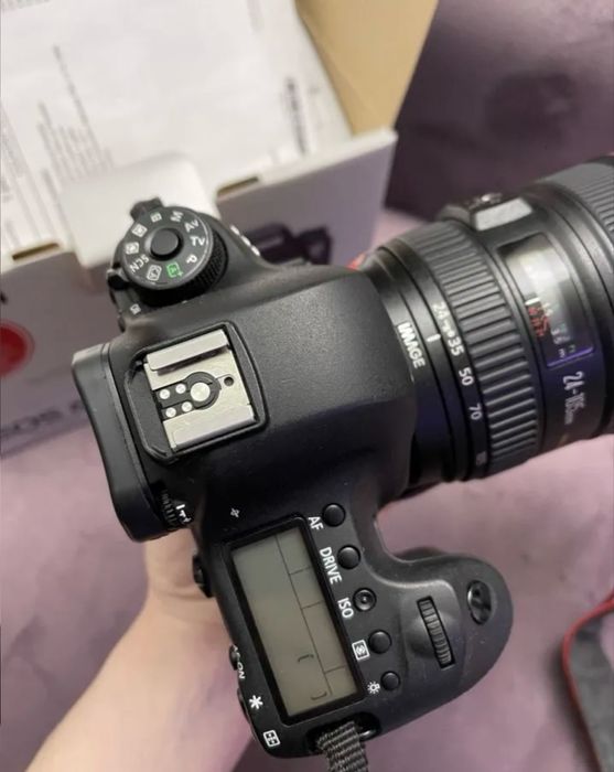 Canon EOS 6D + 24-105 Obyektiv + 2 Batareyka KOMPLEKT SOTILADI.