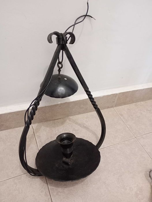 Стари полюлеи от ковано желязо 2 бр.