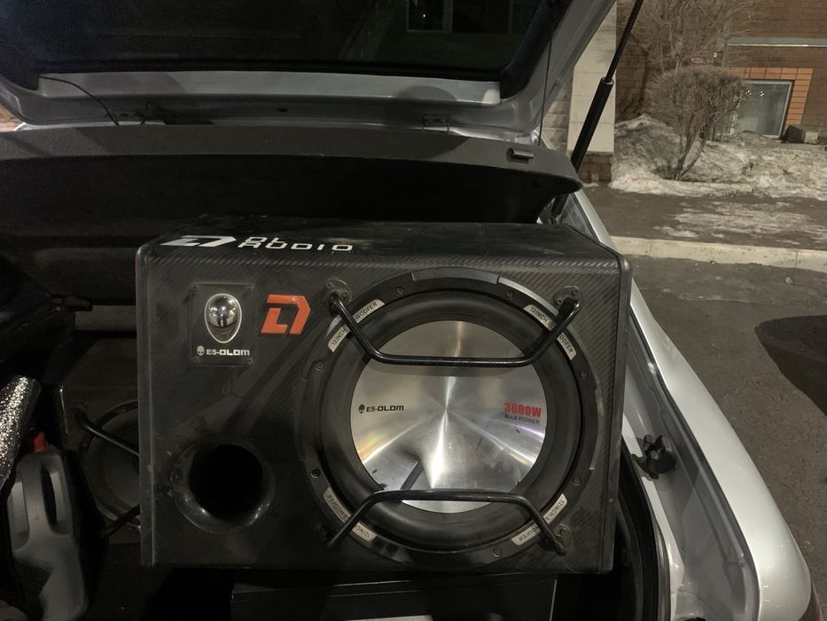 Продам Сабвуфер .