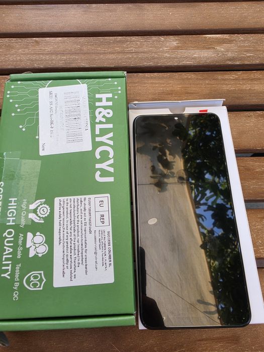 Дисплей и тъч за samsung galaxy A2