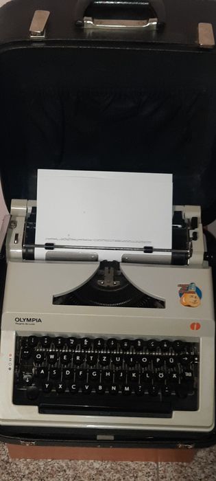 Mașină de scris Olympia Regina de luxe impecabilă