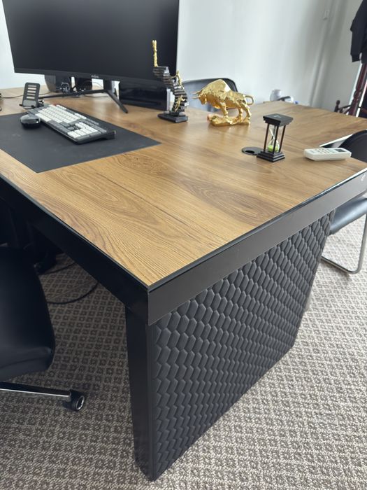 Ofisniy stol stul sotiladi