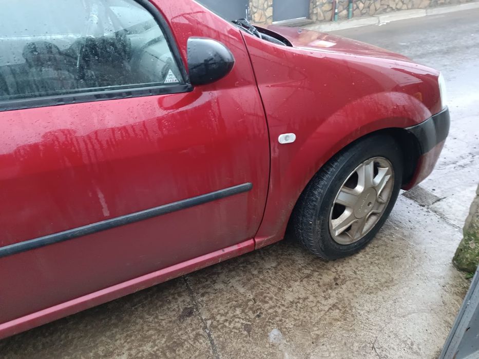 Vând Dacia Logan 2005