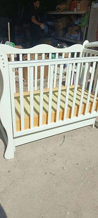 Продам детскую кроватку бу