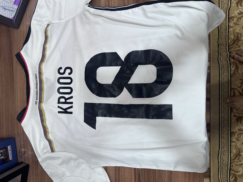 Продам футбольные формы (любые которые скажите)