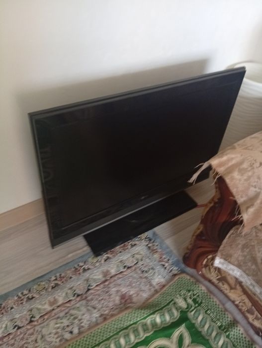 LG 37LC41 2007 год
