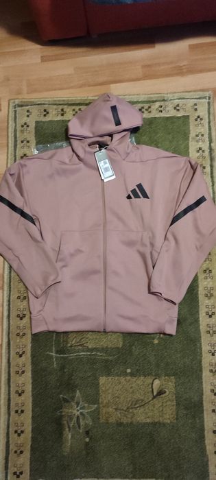 Hanorac ADIDAS original 100% nou marimea M si L colectia noua