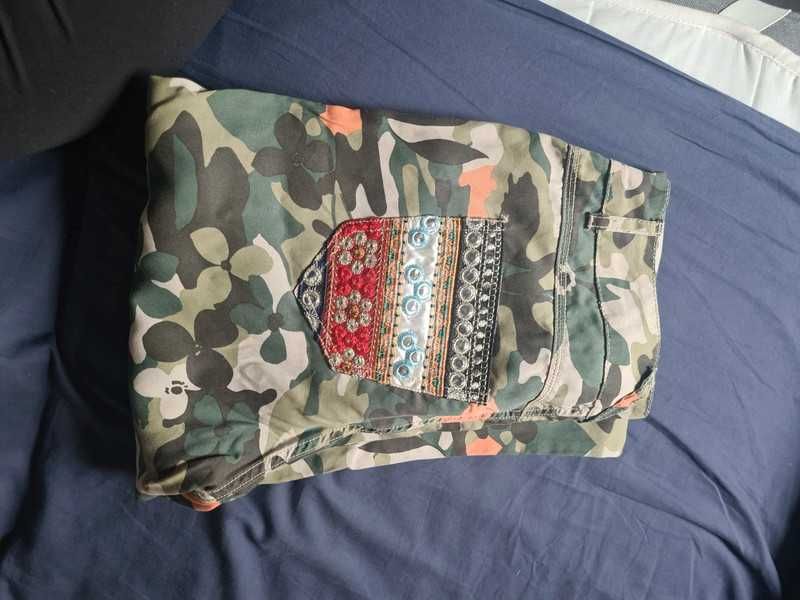 Pantaloni Desigual, de vară din bumbac