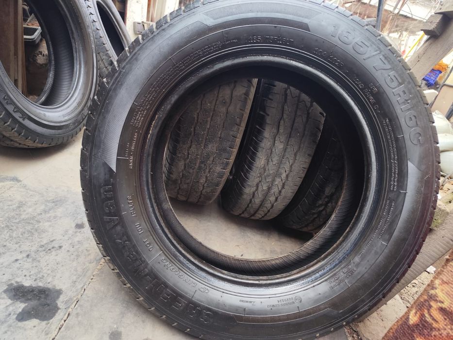 Продам.     резину