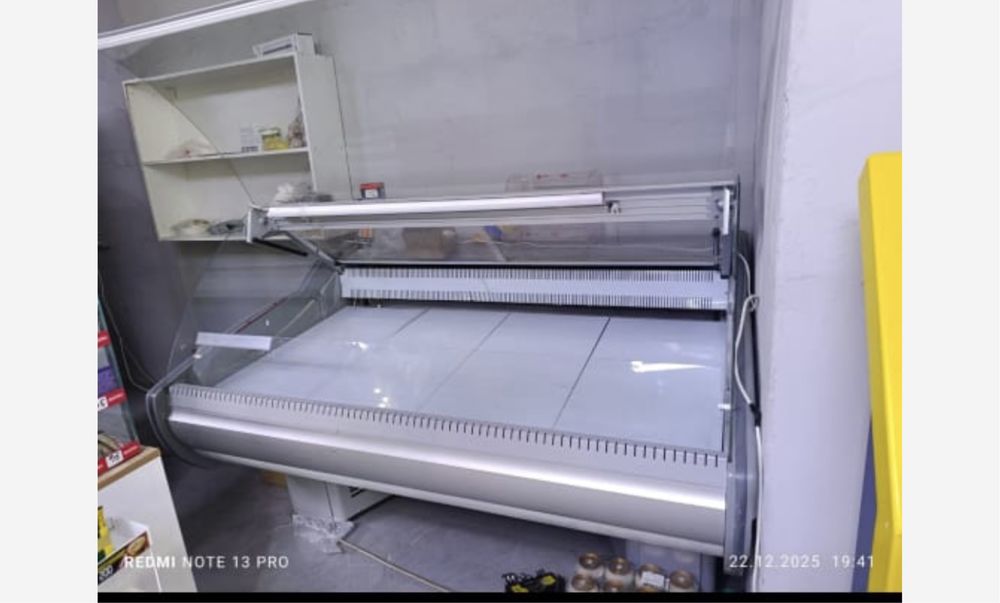 Продам витринный морозильник -5