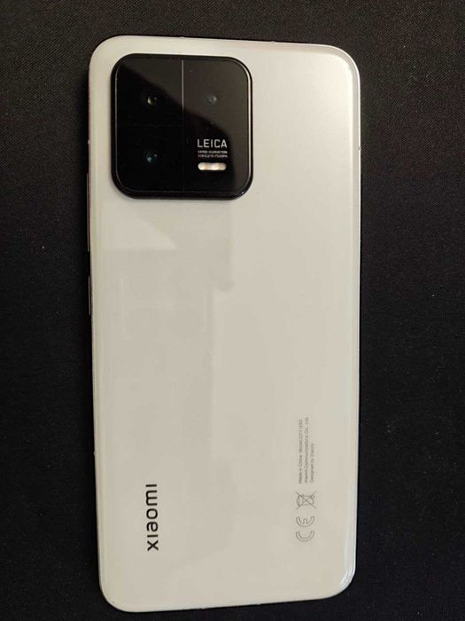 Телефон Xiaomi 13