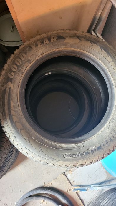 Продам шины Goodyear 225/65 R17